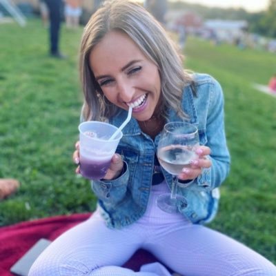 Profile Picture of Melissa 🎀 (@legggomyGrego) on Twitter