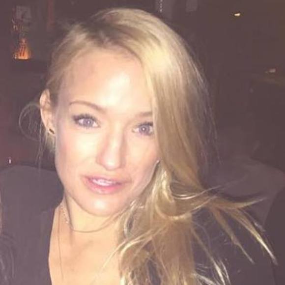 Profile Picture of Kristen Gordon-nedkov (@kristengordo554) on Poshmark