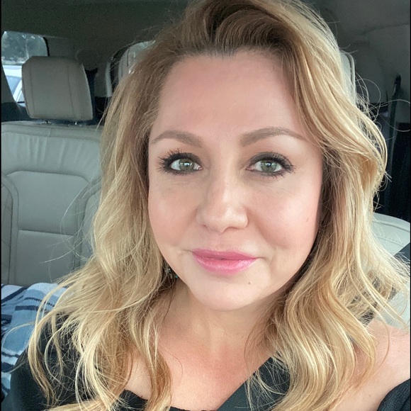 Profile Picture of Margie Oakleaf (@margieoakleaf) on Poshmark