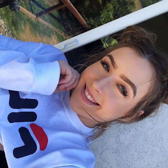 Profile Picture of Haley Jorgenson (@haleyjorgenson) on Poshmark