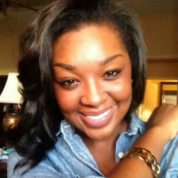 Profile Picture of Kendra Lampley (@kjenay) on Poshmark