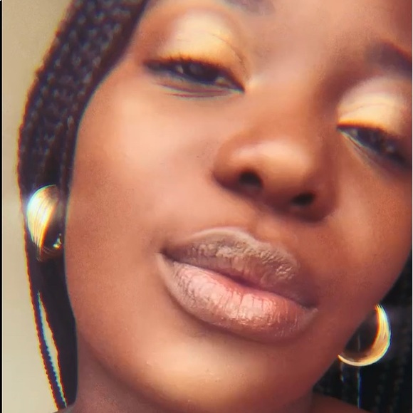 Profile Picture of Landolen Cooper (@landolen_cooper) on Poshmark