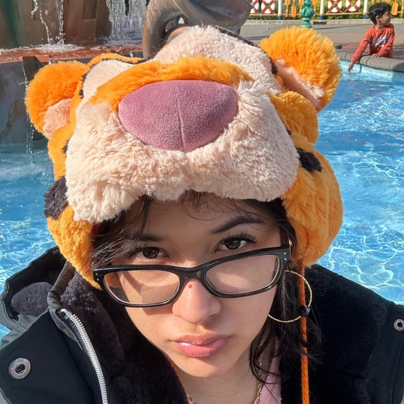 Tehani Szadkowski - Poshmark Profile Picture of Tehani Szadkowski (@ilyhani) on Poshmark