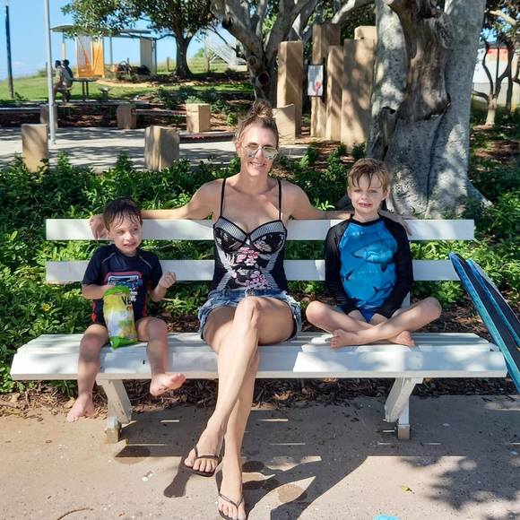 Profile Picture of Lauren Easey (@go_colonel3) on Poshmark