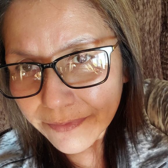 Profile Picture of Denise Doxtator (@ddoxplayer) on Poshmark