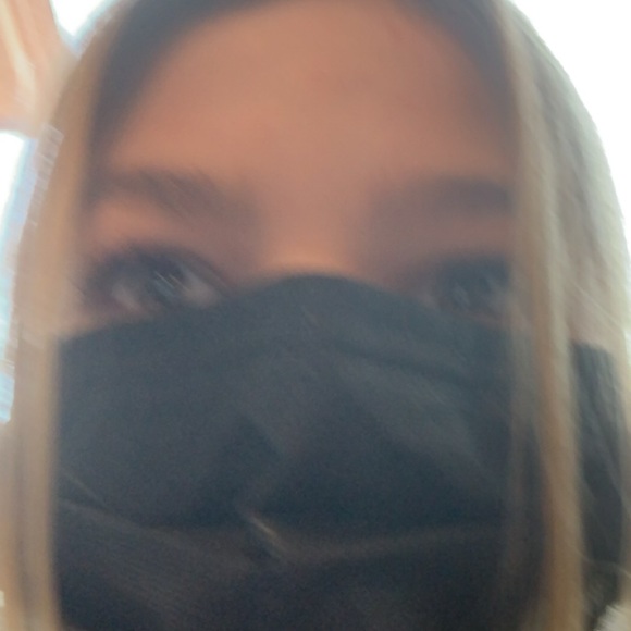 Profile Picture of Alana Trantina (@alana_trantina) on Poshmark