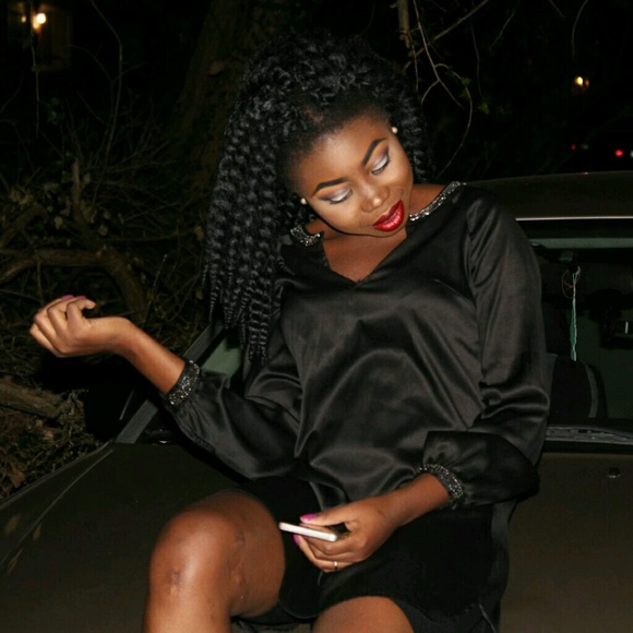 Profile Picture of Blessing Abiola (@bfadipe) on Poshmark
