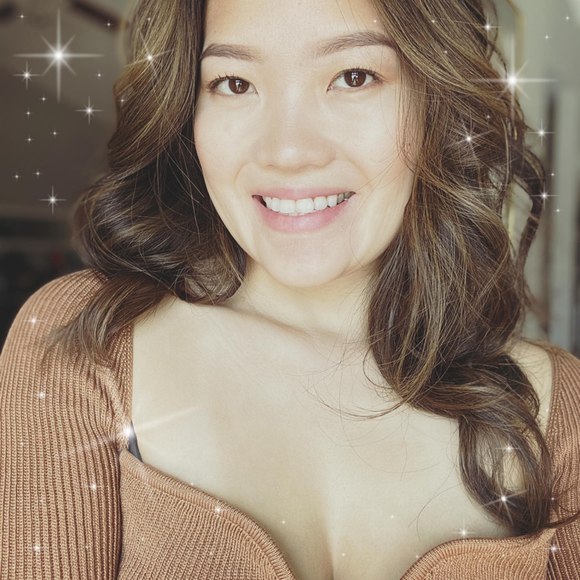 Profile Picture of Pa Yang (@bpyang89) on Poshmark