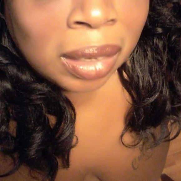 Profile Picture of Curleen Candice (@curleencandice) on Poshmark