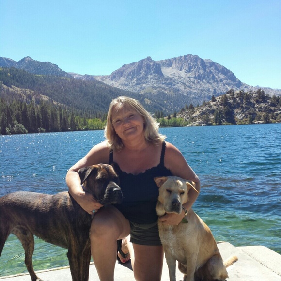 Profile Picture of Debra Manning (@debra58) on Poshmark