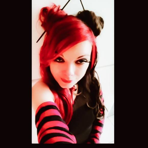 Profile Picture of Marilyn Dumont (@elfe1717) on Poshmark