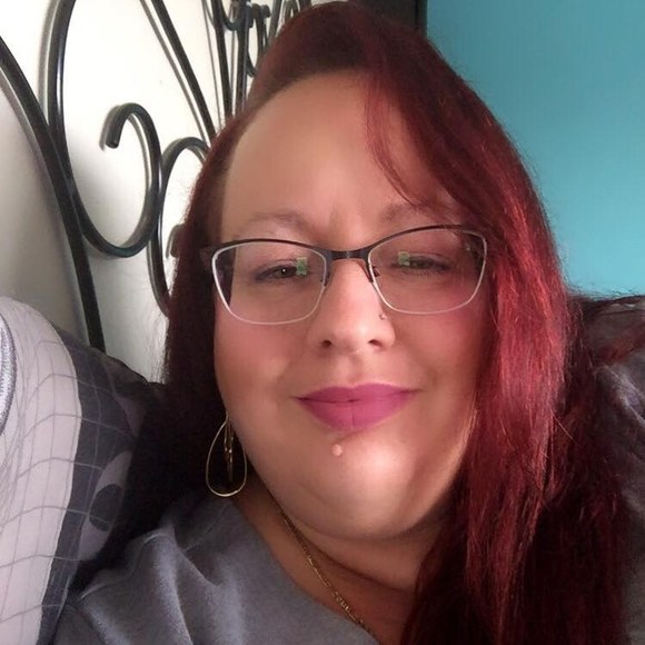 Profile Picture of Heather Osmond (@h_osmond) on Poshmark