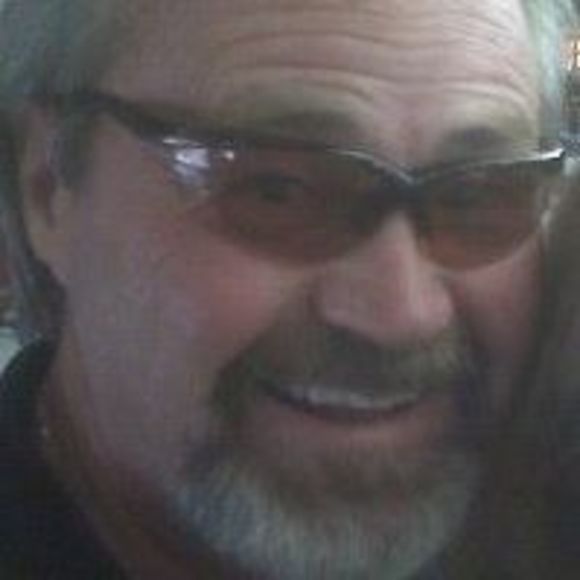 Profile Picture of Steve Howell (@stevehowell517) on Poshmark