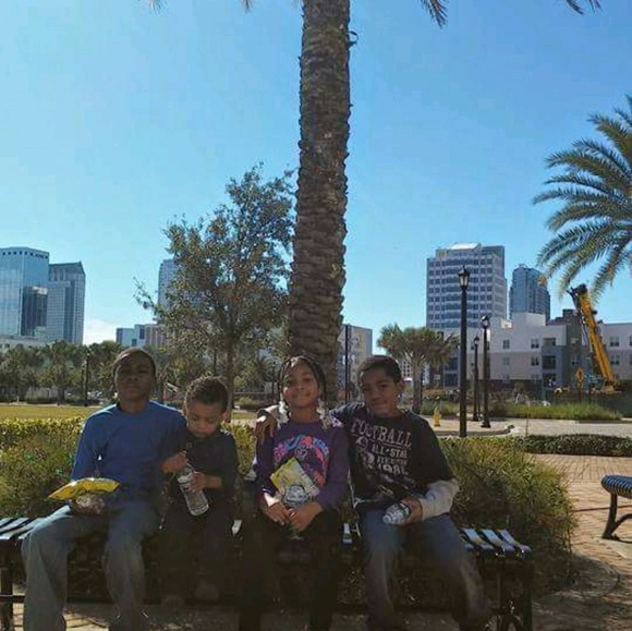 Profile Picture of Michelle Tolliver (@taetae1124) on Poshmark