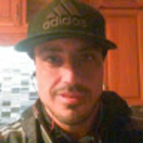 Profile Picture of Chris Getzinger (@getzinger1982) on Poshmark