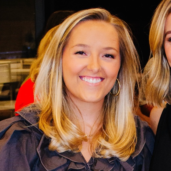 Profile Picture of Lilly mckay Harris (@lillymckayh) on Poshmark