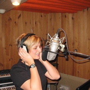 Profile Picture of Isabelle Simon (@gismou) on Myspace