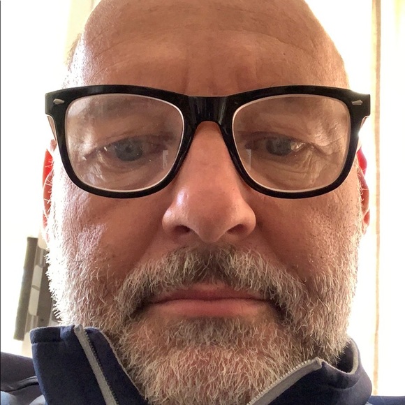 Profile Picture of Chris Hutter (@chrishutter) on Poshmark