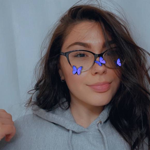 Profile Picture of Krysta Arbitrario (@monster4231) on Poshmark