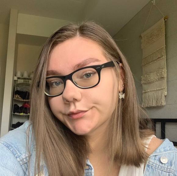 Profile Picture of Callie Prow (@callieprow) on Poshmark