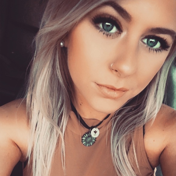 Profile Picture of Lexi Thibodeaux (@armywife_11) on Poshmark