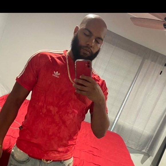 Profile Picture of Tariq Samad (@tariqsamad) on Poshmark