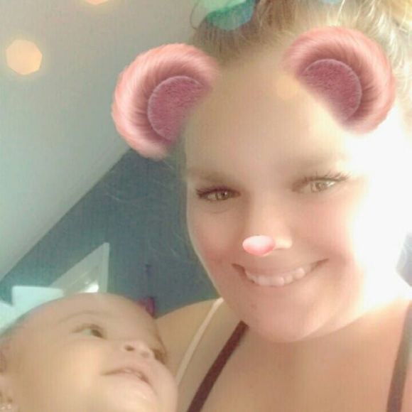 Profile Picture of Cindy Pettis (@19deegoode96) on Poshmark