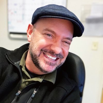 Profile Picture of George Cox (@coxkaraoke) on Twitter