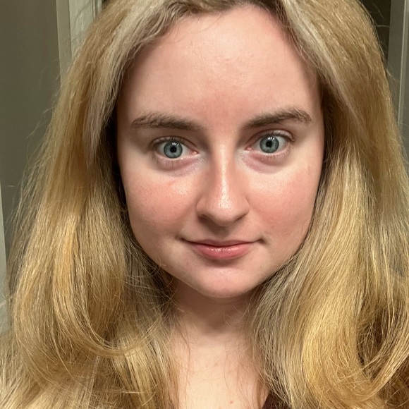 Profile Picture of Roxanne Roxy (@rreinha6) on Poshmark