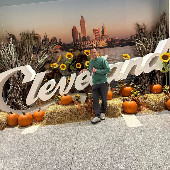 Profile Picture of James Sustar (@jamessustar) on Poshmark