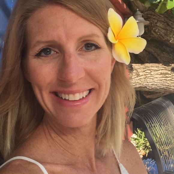 Profile Picture of Heather Head (@fastflyer14) on Poshmark