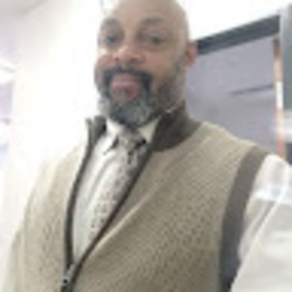 Profile Picture of Monolito Verge (@verge1223) on Poshmark