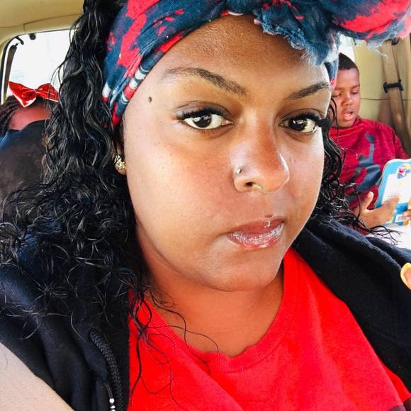 Profile Picture of Dominique Allen (@dymond85) on Poshmark