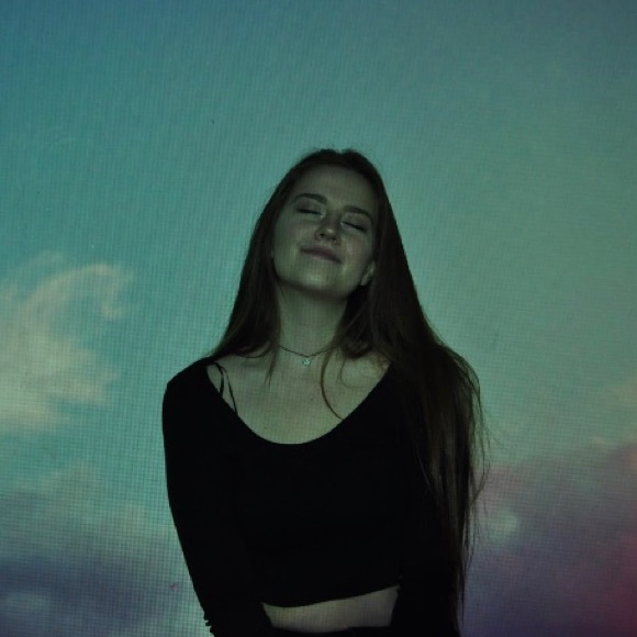 Profile Picture of Grace Dowling (@gracie14141414) on Poshmark