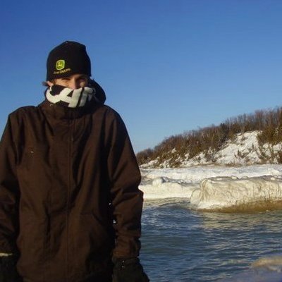 Profile Picture of Aaron VandenHeuvel (@AaronVDH) on Twitter