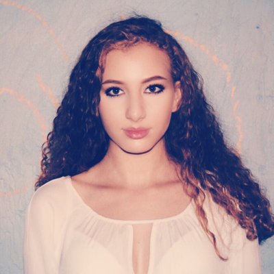 Profile Picture of Julia Henry (@juliahenryy) on Twitter