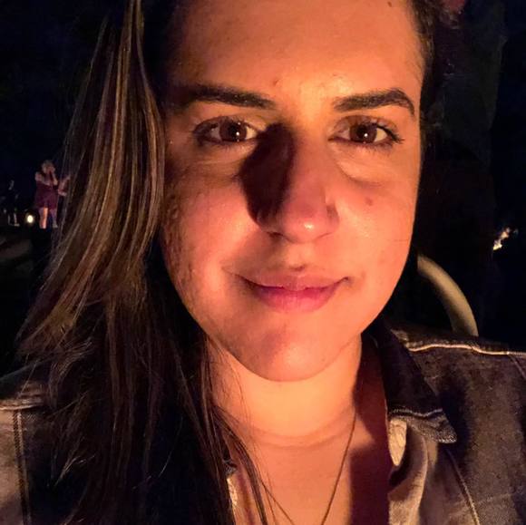 Profile Picture of Deborah Rodrigues (@debinhabr) on Poshmark