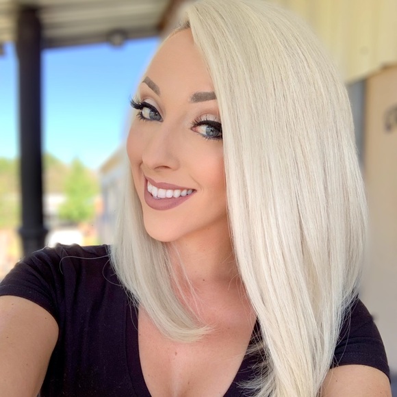 Profile Picture of Cassie Stewart (@cassiestewart1) on Poshmark