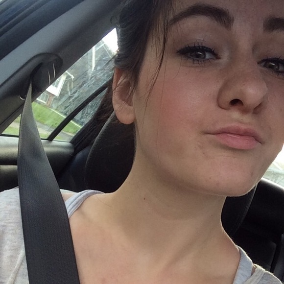 Profile Picture of Michaela Reynolds (@mickeyyyy44) on Poshmark