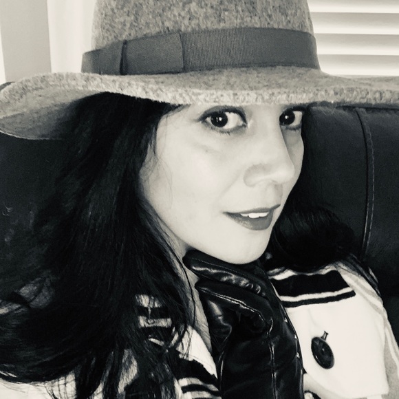 Profile Picture of Diana Chacon (@sufamelico) on Poshmark