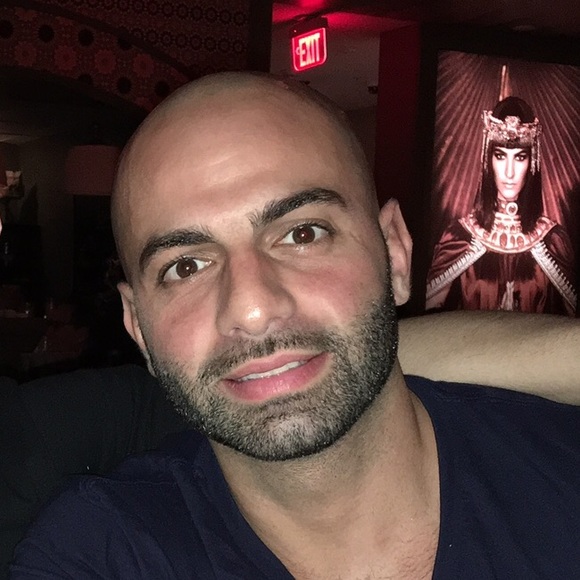 Profile Picture of Pete Kouzoukas (@pk_25) on Poshmark