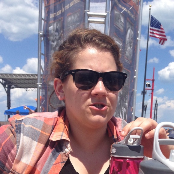 Profile Picture of Kate Kallenberger (@kmk_fromspace) on Poshmark