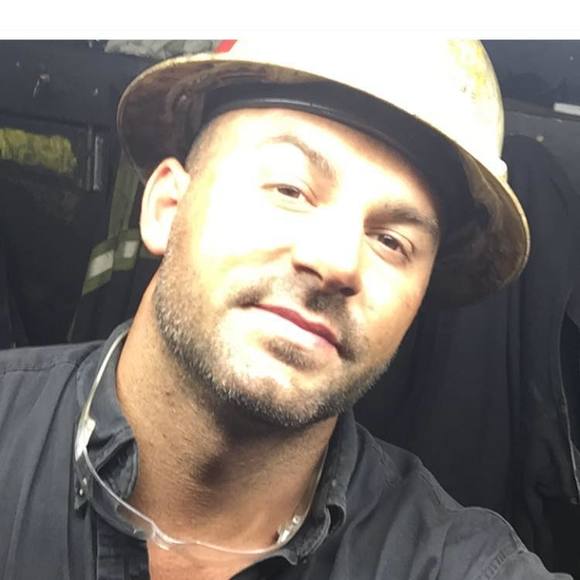 Profile Picture of Derek Battles (@derekbattles5) on Poshmark