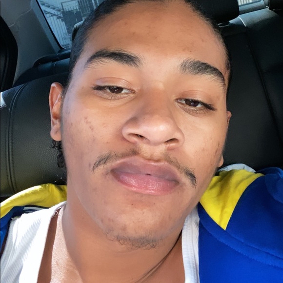 Profile Picture of Nicholas Stanfield (@ilxvedahustle) on Poshmark