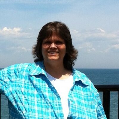Profile Picture of Donna Lynn Roberts (@dtunebug) on Twitter