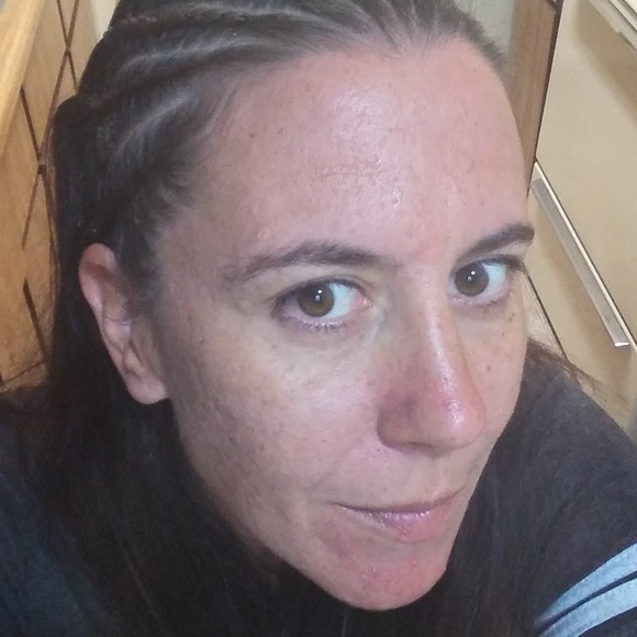 Profile Picture of Dawn Allmendinger (@missmarrie32) on Poshmark