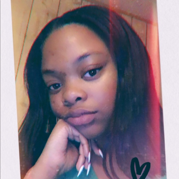 Profile Picture of Kymberli Allen (@honey19988) on Poshmark