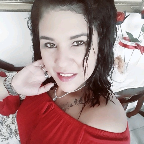 Profile Picture of Carla Quintero (@carlaquint1978) on Poshmark