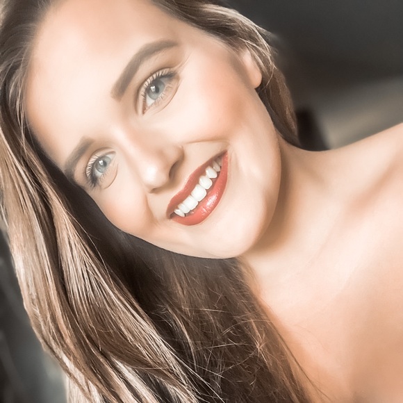 Profile Picture of Heather Goodpaster (@heathergoodpast) on Poshmark