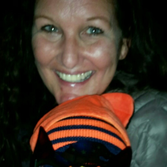 Profile Picture of Sheri Potter (@sheripotter) on Poshmark